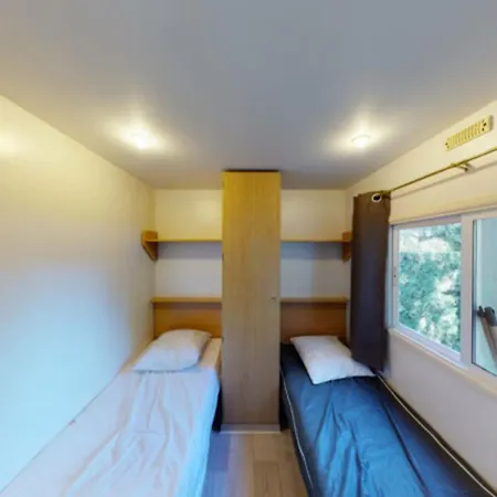 Parque de Campismo Mobil-home Cosy 5 Pers Avec Terrasse - Api-1-52-1240 Vic-sur-Cère